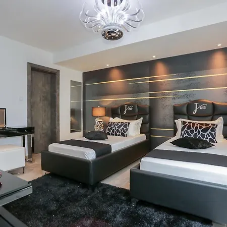 J'me Boutique - Adults Only San Ġiljan