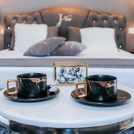 J'me Boutique - Adults Only Otel