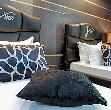 J'me Boutique - Adults Only فندق